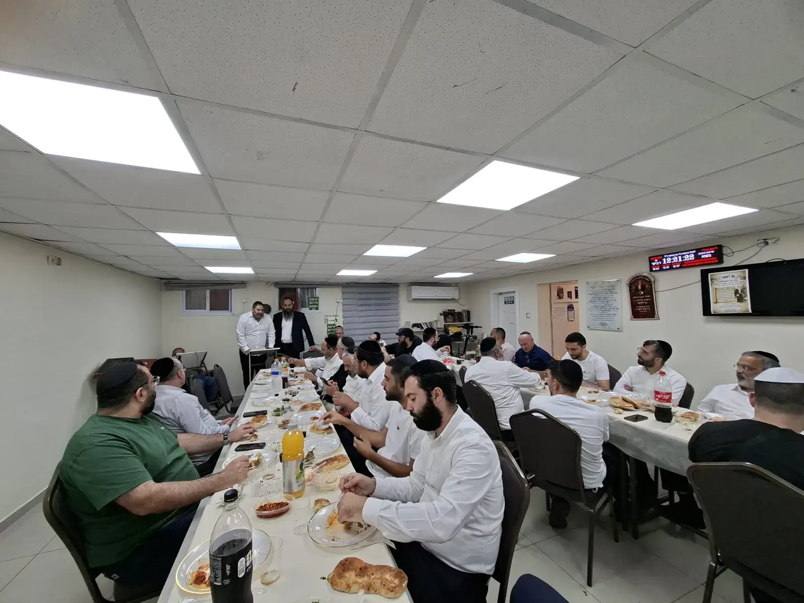 ארונות ספרים בבית המדרש אור ליעקב